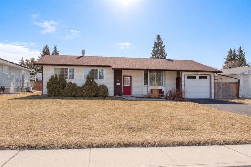 13 Scott Street  Red Deer, AB T4N 0E3
