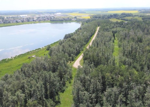5650 Lakeside Way, Innisfail, AB 