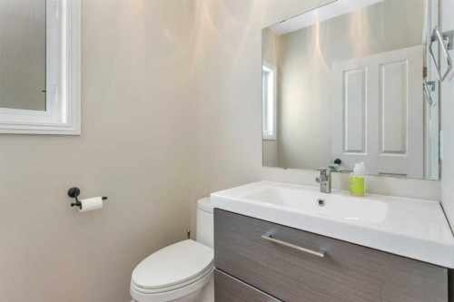 49 Coventry Lane, Lacombe, AB - Indoor Photo Showing Bathroom