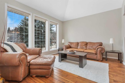 49 Coventry Lane, Lacombe, AB - Indoor Photo Showing Living Room