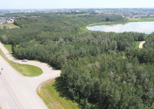 5645 Lakeside Way, Innisfail, AB 