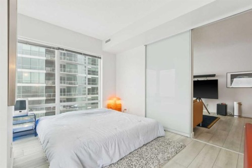1401-215 13 Avenue Sw, Calgary, AB - Indoor Photo Showing Bedroom