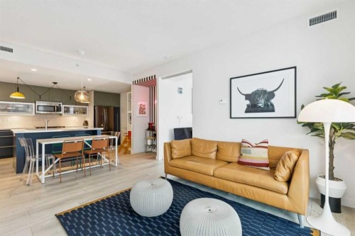 1401-215 13 Avenue Sw, Calgary, AB - Indoor Photo Showing Living Room