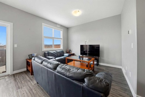 71 Palmer Circle, Blackfalds, AB - Indoor Photo Showing Living Room