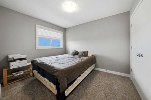 71 Palmer Circle, Blackfalds, AB - Indoor Photo Showing Bedroom