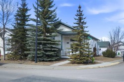 252 Lancaster Drive Red Deer, AB T4R 2S6