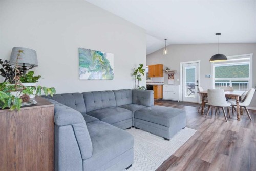 252 Lancaster Drive, Red Deer, AB - Indoor Photo Showing Living Room