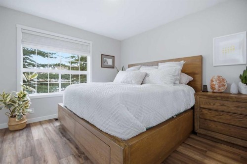 252 Lancaster Drive, Red Deer, AB - Indoor Photo Showing Bedroom