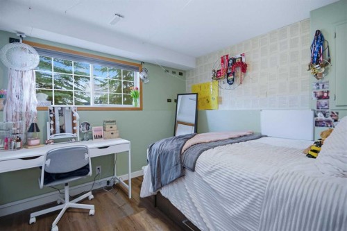 252 Lancaster Drive, Red Deer, AB - Indoor Photo Showing Bedroom