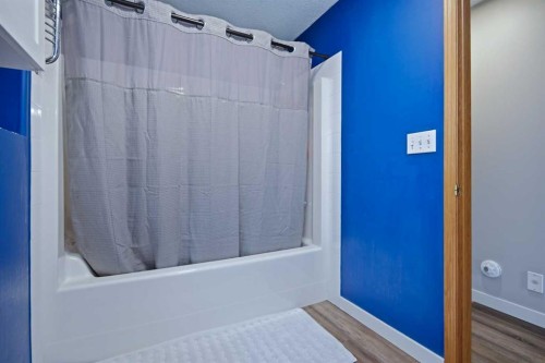 252 Lancaster Drive, Red Deer, AB - Indoor Photo Showing Bathroom