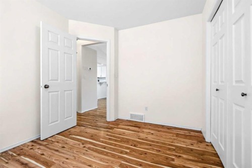 140 Lanterman Close, Red Deer, AB - Indoor Photo Showing Other Room
