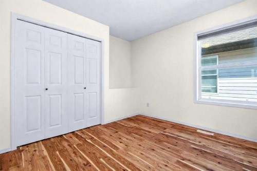 140 Lanterman Close, Red Deer, AB - Indoor Photo Showing Other Room
