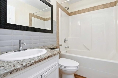 140 Lanterman Close, Red Deer, AB - Indoor Photo Showing Bathroom