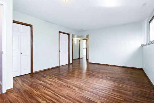 140 Lanterman Close, Red Deer, AB - Indoor Photo Showing Other Room