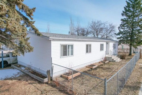57-4202 45 Street, Wetaskiwin, AB 