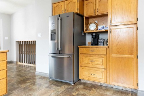 35 Kemp Avenue, Red Deer, AB - Indoor Photo Showing Kitchen