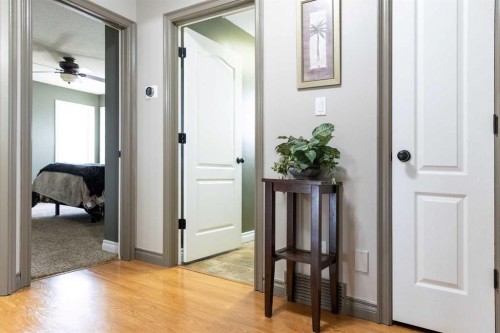 35 Kemp Avenue, Red Deer, AB - Indoor Photo Showing Other Room