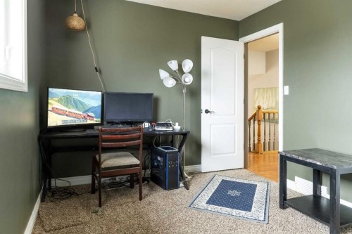 35 Kemp Avenue, Red Deer, AB - Indoor Photo Showing Office