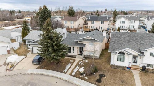 35 Kemp Avenue, Red Deer, AB - Outdoor