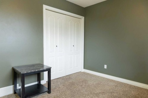 35 Kemp Avenue, Red Deer, AB - Indoor Photo Showing Other Room