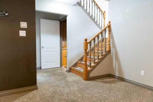 35 Kemp Avenue, Red Deer, AB - Indoor Photo Showing Other Room