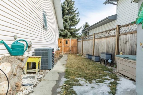 35 Kemp Avenue, Red Deer, AB - Outdoor With Exterior