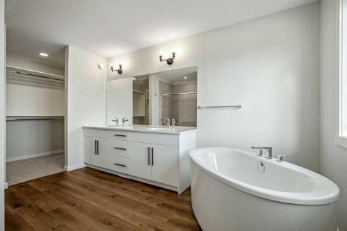 27 Heritage Link, Cochrane, AB - Indoor Photo Showing Bathroom
