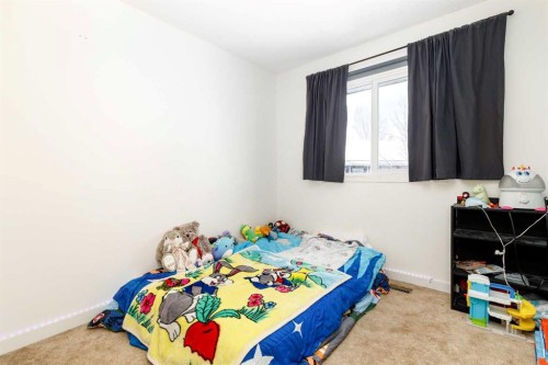 28 Goard Close, Red Deer, AB - Indoor Photo Showing Bedroom