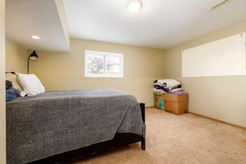 28 Goard Close, Red Deer, AB - Indoor Photo Showing Bedroom