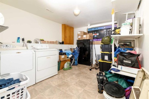 28 Goard Close, Red Deer, AB - Indoor Photo Showing Laundry Room