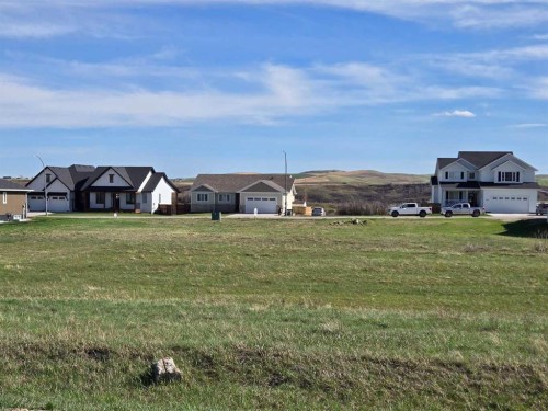 729 Fairway Boulevard, Cardston, AB 