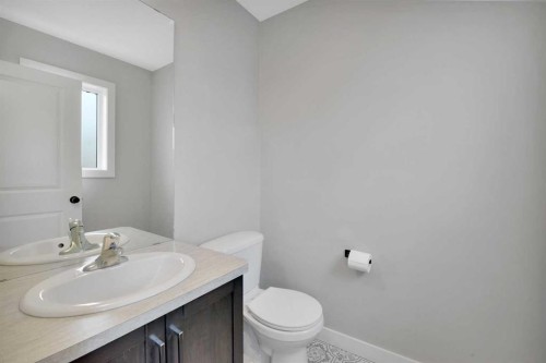15 Iron Gate Boulevard, Sylvan Lake, AB - Indoor Photo Showing Bathroom