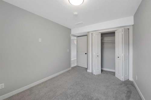 15 Iron Gate Boulevard, Sylvan Lake, AB - Indoor Photo Showing Other Room