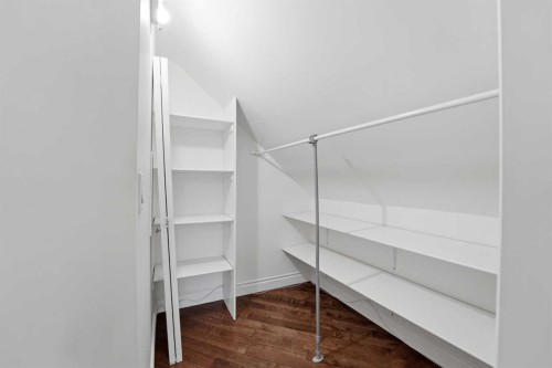 5713 57 Avenue, Red Deer, AB - Indoor With Storage