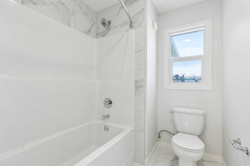 38 Annette Green Nw, Calgary, AB - Indoor Photo Showing Bathroom