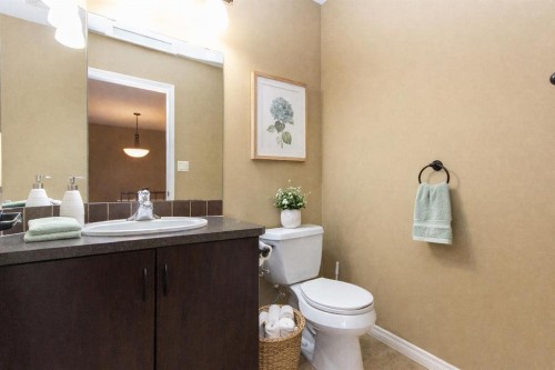 114 Redwood Boulevard, Springbrook, AB - Indoor Photo Showing Bathroom