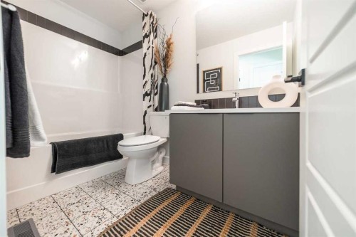 8 Ricardo Ranch Avenue Se, Calgary, AB - Indoor Photo Showing Bathroom
