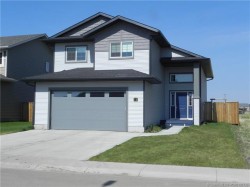 18 CROSS Street Lacombe, AB T4L 0J4