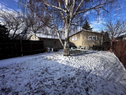 4413 40A Avenue, Red Deer, AB - Outdoor