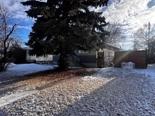 4413 40A Avenue, Red Deer, AB - Outdoor