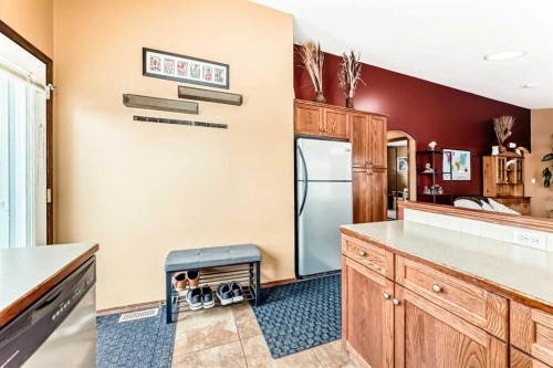 633 Lancaster Drive, Red Deer, AB - Indoor Photo Showing Kitchen