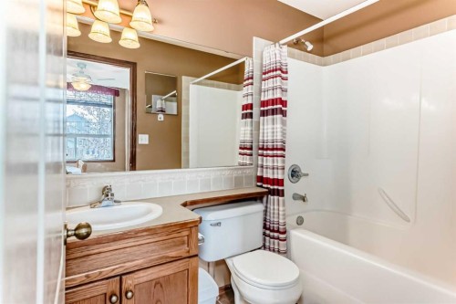 633 Lancaster Drive, Red Deer, AB - Indoor Photo Showing Bathroom