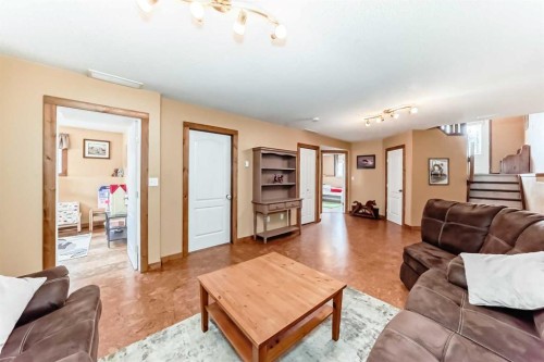 633 Lancaster Drive, Red Deer, AB - Indoor Photo Showing Living Room
