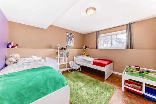 633 Lancaster Drive, Red Deer, AB - Indoor Photo Showing Bedroom