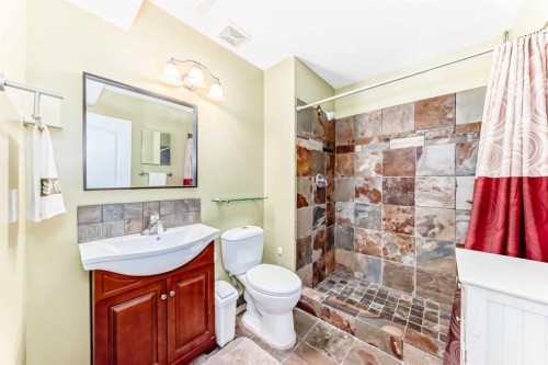 633 Lancaster Drive, Red Deer, AB - Indoor Photo Showing Bathroom