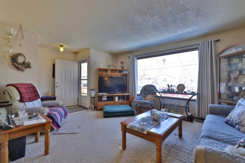 6403B 49 Avenue, Camrose, AB - Indoor Photo Showing Living Room