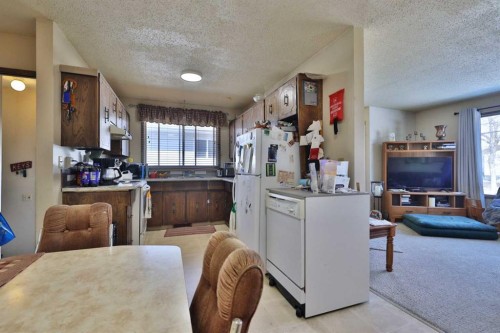 6403B 49 Avenue, Camrose, AB - Indoor