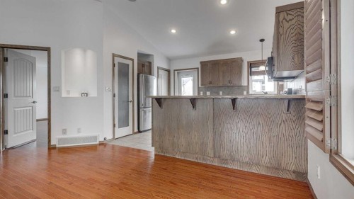 42 Eastpointe, Blackfalds, AB - Indoor Photo Showing Kitchen