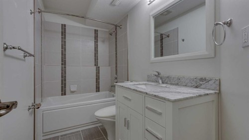 42 Eastpointe, Blackfalds, AB - Indoor Photo Showing Bathroom