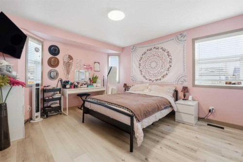 28 Parkside Crescent, Blackfalds, AB - Indoor Photo Showing Bedroom